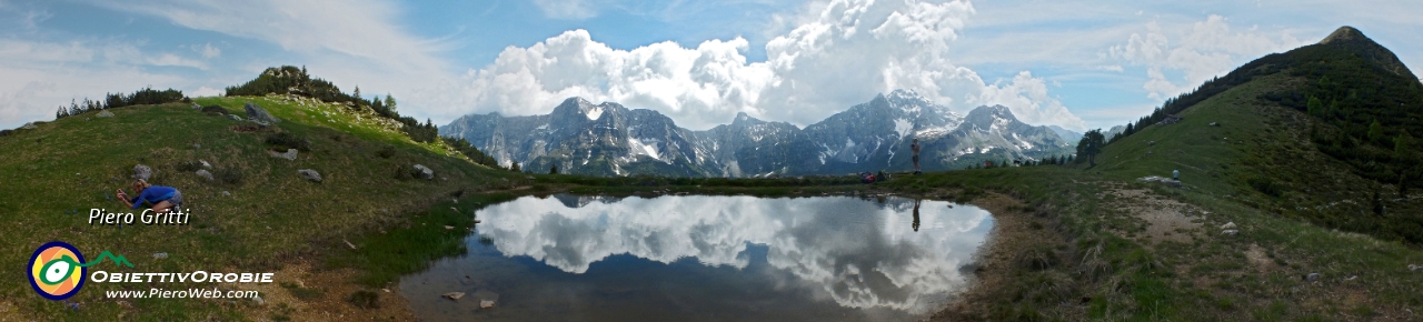 69 Panoramica dal Passo di Zulino verso la costiera Secco, Fop, Valmora, Arera.jpg